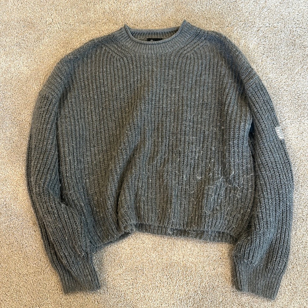 urban outfitters grey soft sweater, used but in great condition.